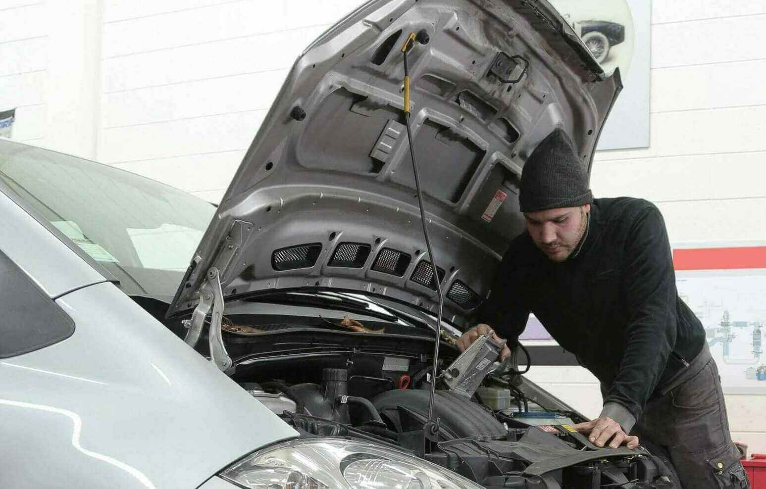 ¿Qué hacer cuándo sube la temperatura del motor?