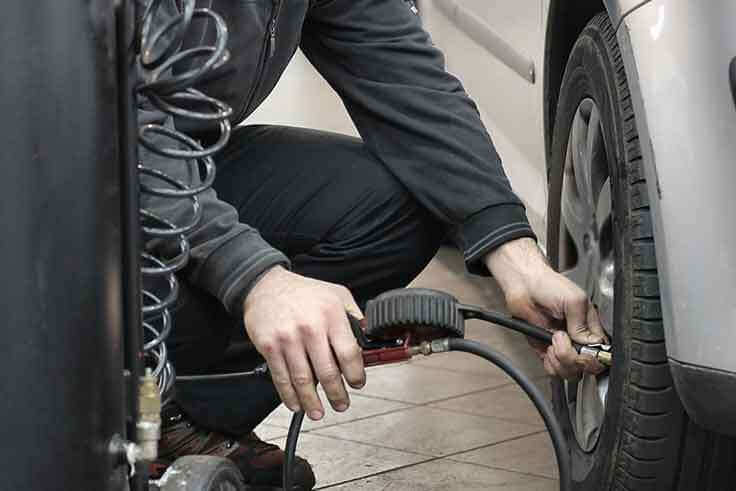 Cuál es la presión adecuada para tus neumáticos