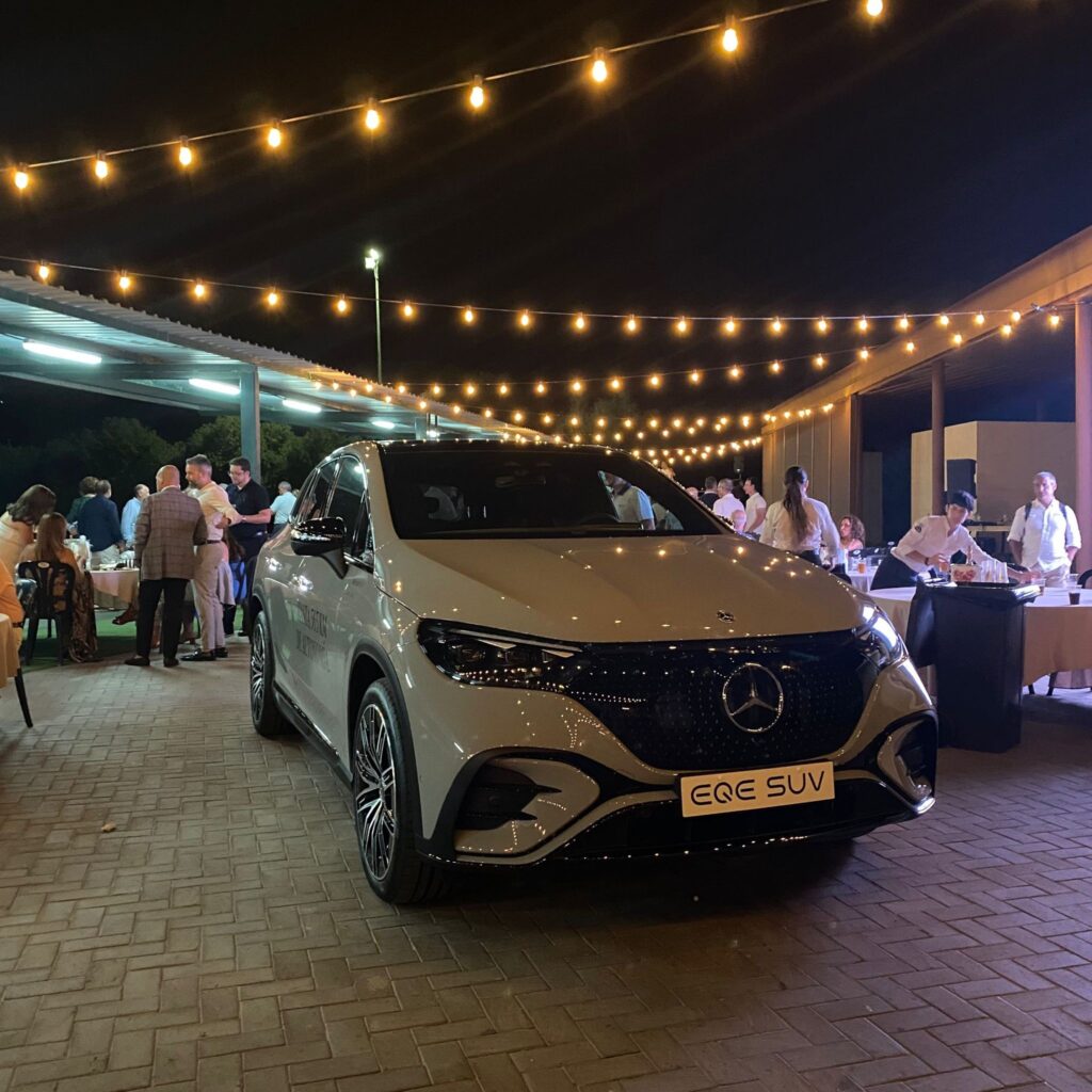 Dimovil presenta el Nuevo EQE SUV de Mercedes-Benz en el 29 aniversario del Campo de Golf de Altorreal Dimovil presenta el Nuevo EQE SUV de Mercedes-Benz en el 29 aniversario del Campo de Golf de Altorreal