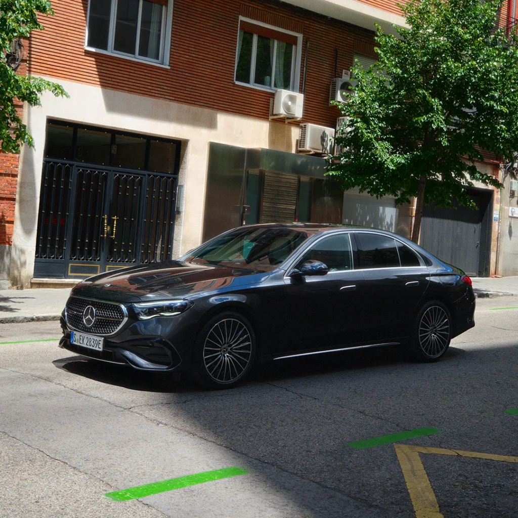 Mercedes-Benz Clase E: El Equilibrio Perfecto Entre Lujo, Tecnología y Rendimiento